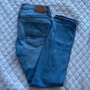Abercrombie and Fitch 28 x 30 skinny stretch light blue jeans
